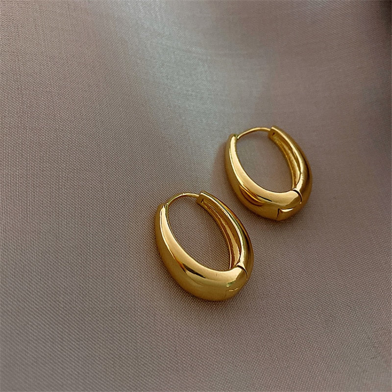 Clássico brinco de argola - Combinado com qualquer ocasião