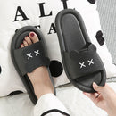 Chinelo antiderrapante feminino